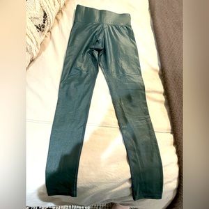 Carbon 38 Crocodile legging Takara Shine Olive green